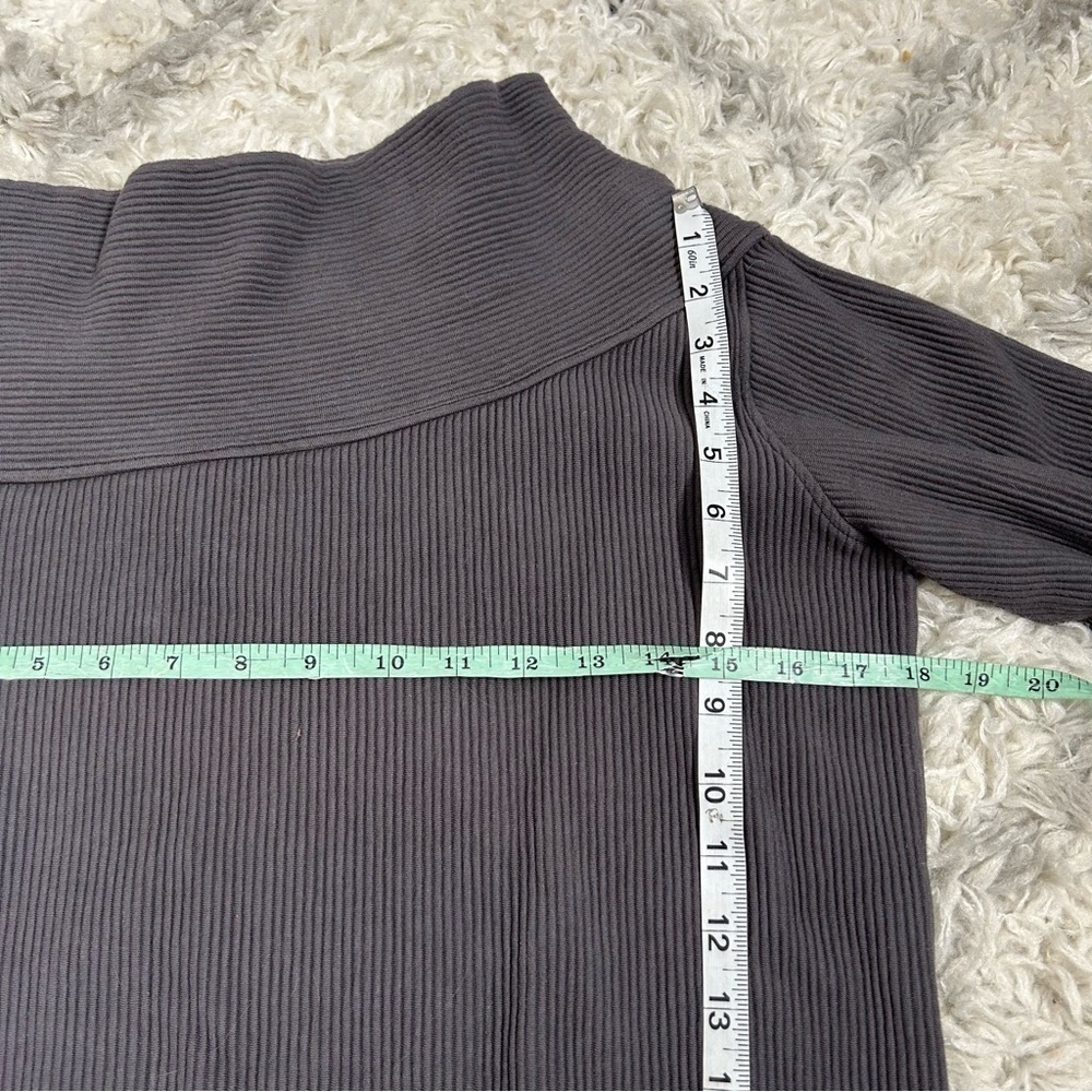 Off-Shoulder Ribbed Sweater Top - Gray - Picture 12 of 14